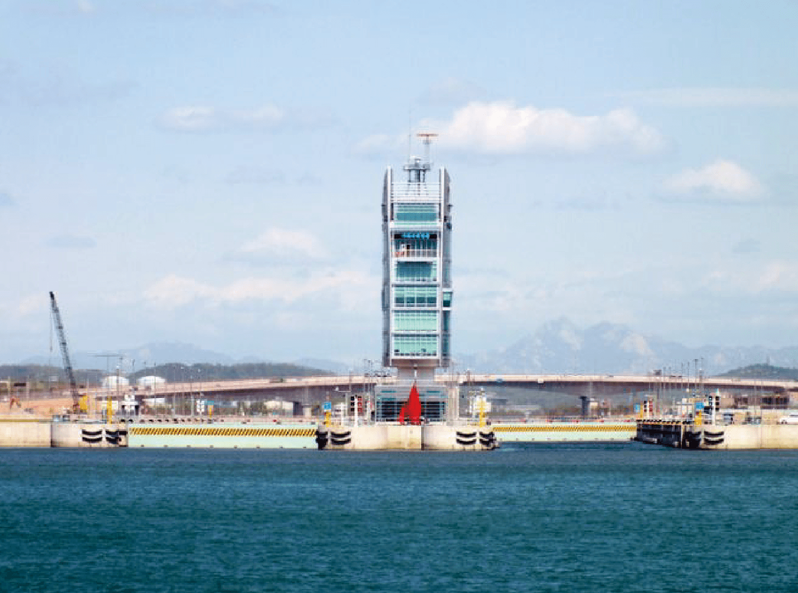 Ara West Sea Lock